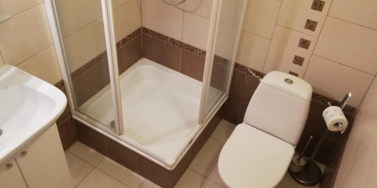 Dwor Komorowo Exteriér fotografie