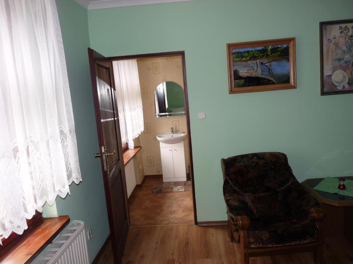 Dwor Komorowo Exteriér fotografie